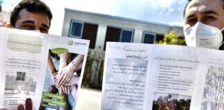 Lebenshilfe-Auszubildende übersetzen FSJ-Info-Flyer ins Arabische