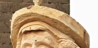 Luther-Büste und eine Kerze erweitern den Londorfer Skulpturenpark im Pfarrgarten