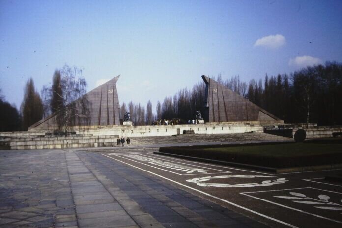Ehrenmal Treptower Park