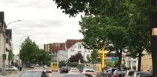 Kaum eine Straße in Gießen ist so lärmgeplagt wie die Rodheimer Straße in der Weststadt. Der Verkehrsclub Deutschland hat daher den Internationalen Tag des Lärms zum Anlass genommen und den Magistrat aufgefordert, endlich Tempo 30 am Tag und vor allem in der Nacht einzuführen.