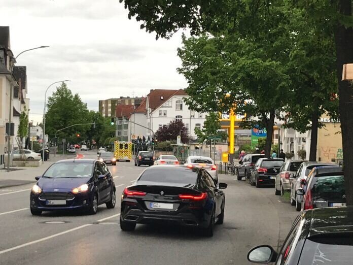 Rodheimer Straße Kaum eine Straße in Gießen ist so lärmgeplagt wie die Rodheimer Straße in der Weststadt. Der Verkehrsclub Deutschland hat daher den Internationalen Tag des Lärms zum Anlass genommen und den Magistrat aufgefordert, endlich Tempo 30 am Tag und vor allem in der Nacht einzuführen.