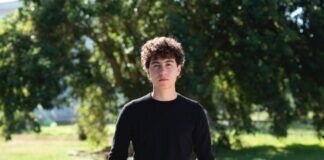 Debutschauspieler Lorenzo Mazzotta aus der Literaturverfilmung „Storia di una famiglia perbene“ für das italienische Fernsehen im Online-Gespräch mit der DIG Mittelhessen e.V.
