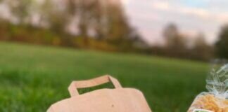 Blasmusik und Kuchen „ To Go „ Lebensmittel aus der Region in Arnold`s Regiomat