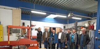 Die Wettenberger Delegation um Bürgermeisterkandidat Marc Nees zu Besuch in der Produktionsschule am Abendstern