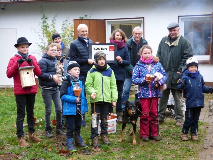 1000 Euro Spende von der Deka an die NAJU-Linden
