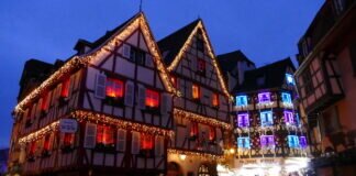 Schöne Stadt Colmar mit wunderschönem Weihnachtsmarkt