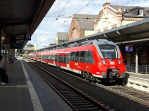 Noch fahren die sog. Talent 2 als Nahverkehrszüge. Sie werden in wenigen Jahren der Vergangenheit angehören.