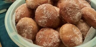 Selbst gebackene Kräppel zum neuen Jahr
