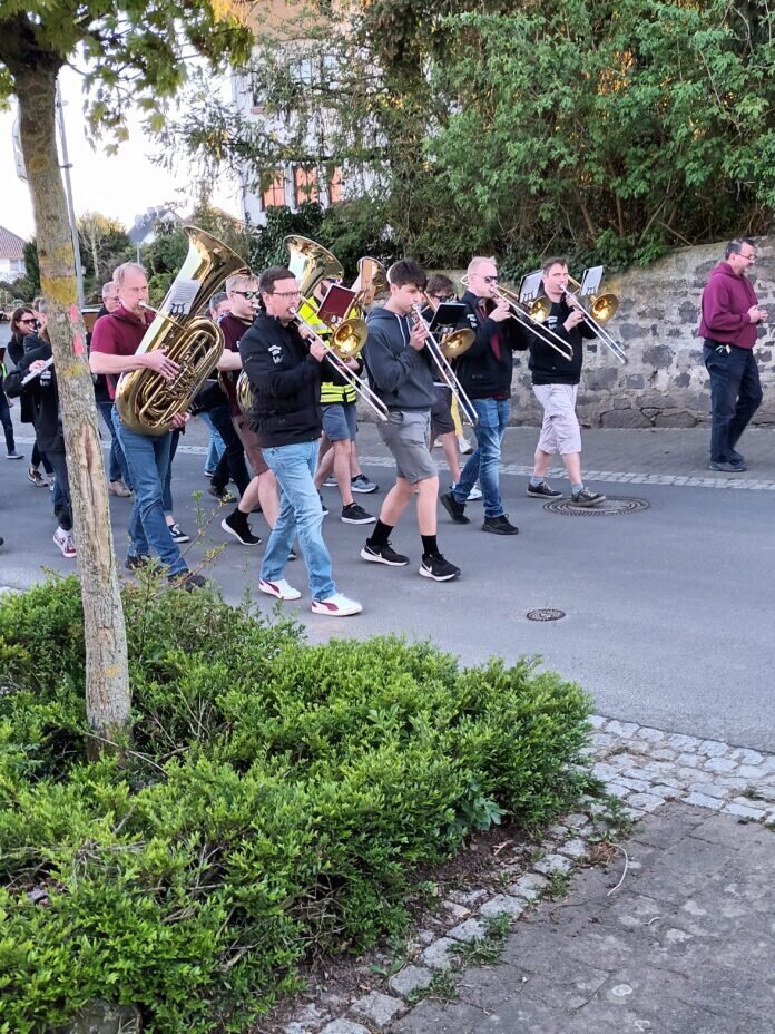 2022-04-19_BLO_Eiermarsch