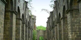 Quellen klösterlichen Lebens +++ Exkursion am 11. Juni auf Kloster Arnsburg Die Ruine der Abtei Kloster Arnsburg. Eine Exkursion führt am 11. Juni dorthin. Bild: Presse03 CC BY-SA 3.0