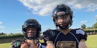Football-Verbandsworkshop in Wölfersheim Einladung zum Tryout zur "Hessen Pride": Quarterback Clemens Hospes (li.) und Wide Receiver Simon Carl