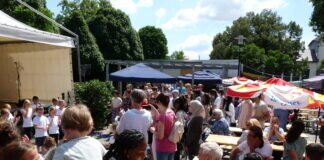 Danke für ein tolles Nordstadtfest Tanzauftritt der Kinder des Familienzentrums B.Itzel beim Nordstadtfest.