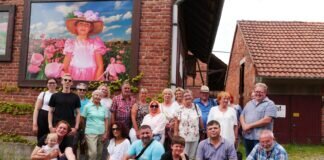 Jahresausflug zur Mohnblühte im Frau Holle Land Jahresausflug zur Mohnblühte im Frau Holle Land