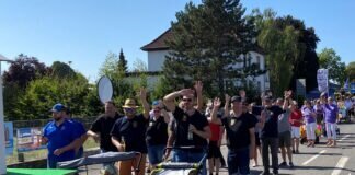 Ortsgruppe Langd mit Kirchenmodell beim Schäferfest in Hungen