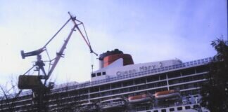 “Queen Mary 2” in Hamburg