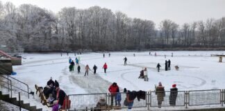 Eislaufen am 4. Advent im Waldschwimmbad