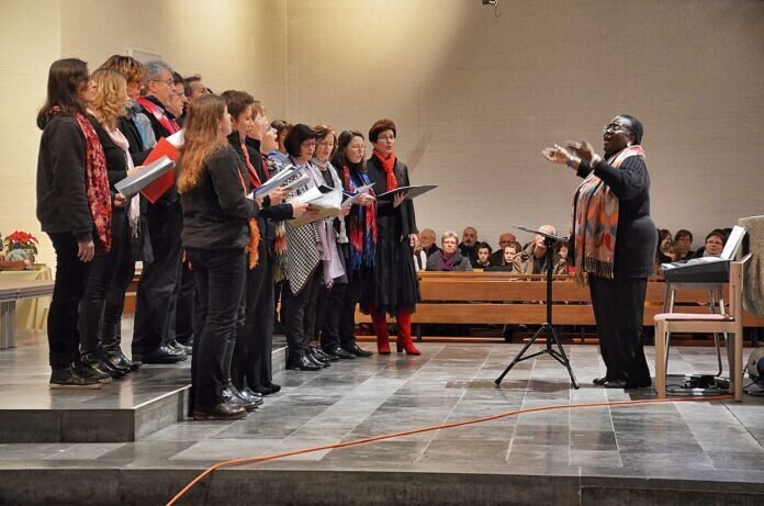 Der Chor Kaleidoskop unter Leitung von Bonita Hyman ist am 11.12. zu Gast in der Kulturkirche