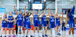 Blue Dolphins holen ersten Heimsieg