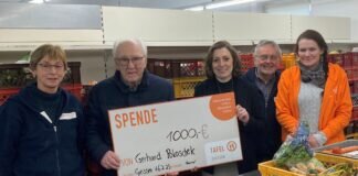 Ex-Sparkassenchef spendet 1000 Euro an die Tafel Gießen