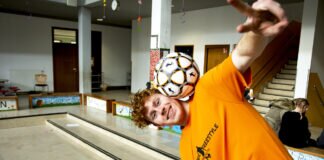 Mehr als nur Tricks – Fußball-Künstler und Internet-Star Jannik Freestyle besuchte die Primarstufe der Sophie-Scholl-Schule Gießen