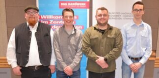 Bau- und Landmaschinenmechatroniker erhielten ihre Gesellenbriefe