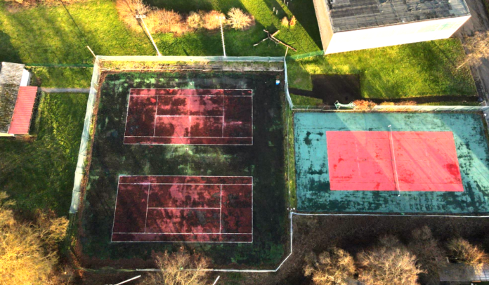 Tennisplatz Holzheim von Oben Screenshot 2023-05-12 111242 bearbeitet