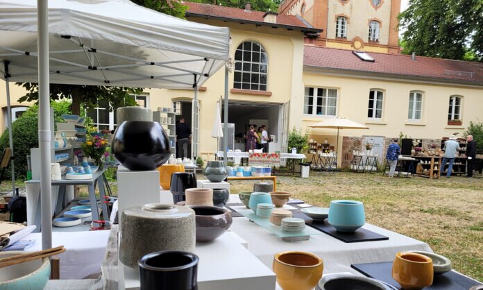 _105936_4.Keramik-auf-dem-Hardthof_Werkstatt-Mechthild-Poschlod