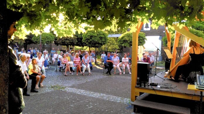 Lauschige Sommerabende live unter den Platanen bei guter Musik vom 30.6.-22.7.23
