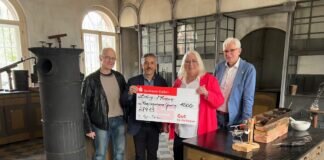 Verbundenheit über Jahrhunderte – Nachfahren des Chemikers Leopold Gmelin spenden an Liebig-Museum