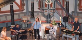 „Pop Gottesdienst mit der Band DRIBBDEBLUES“ – Protest gegen die Unterdrückung im Iran