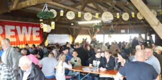 Gute Stimmung beim 15. Oktoberfest in Lardenbach