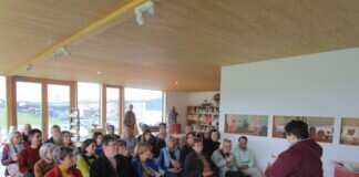 DIG-Gruppe im neuen Besucherzentrum des Römerforums Waldgirmes