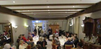 Gourmet-Menü, Musik und italienisches Tombola-Spiel auf der Jahresabschlussfeier der DIG Mittelhessen e.V. im Restaurant Geranio in Braunfels