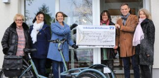 Bürgerstiftung Mittelhessen fördert E-Inklusionsfahrrad „Rollis Royce“ für Rollstuhlfahrer*innen