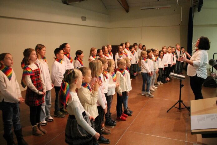Schulchor Regenbogenschule Holzheim IMG_5743 (1)