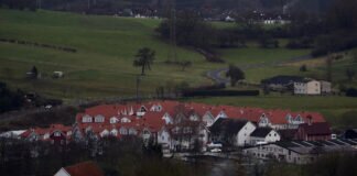 Das Schwedendorf vor den Touren von Grünberg.