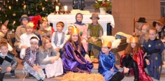 Krippenspiel erfreute die Besucher der Christvesper in Holzheim