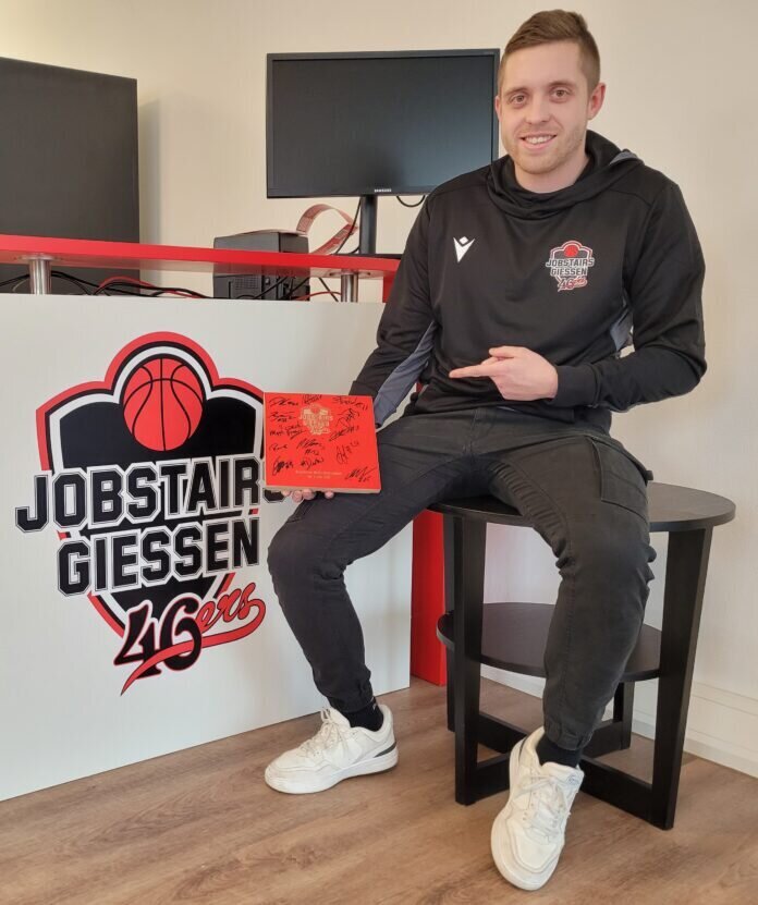 Osthallen-Parkett für die 46ers-Fans