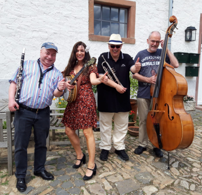 Hot Dixie Four2