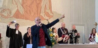 „Über sieben Bänke muss ich sehn“ und „Ein Stern, der deinen Namen trägt“ – Hungener Faschingsgottesdienst wieder ein voller Erfolg