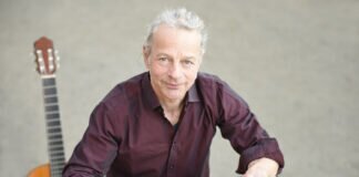 ODculture präsentiert Oliver Jaeger mit seinem Programm: „Sternenklang über dem Atlantik“ Musik zwischen Folklore und Klassik.