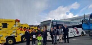Spendenübergabe: Bus und LKW für Ausbildung der Feuerwehren