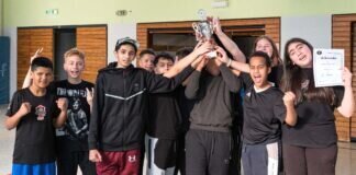 Spaß bei Spielen um den Pokal