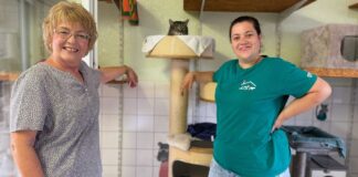 Frau Nolte spendet 1000 € an das Tierheim