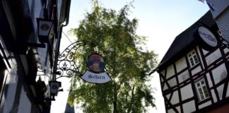 Grünbergs winkliche Gassen im Herbstkleid