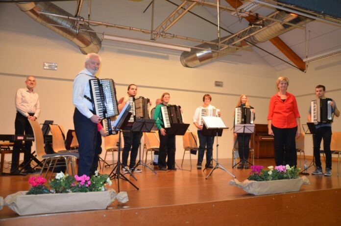 K1600_Akkordeon Orchester Ltg Petra Jehle DSC_0391