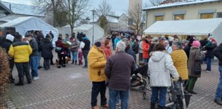 Traditioneller Weihnachtsmarkt in Holzheim, Samstag, 30. 11. 2024 ab 14.00 Uhr