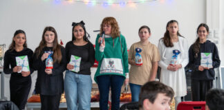 Weihnachtliche Stimmung beim Vorlesewettbewerb an der Alexander-von-Humboldt-Schule