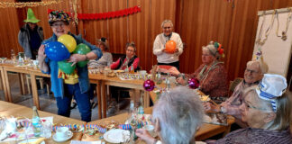 Seniorenkreis der Stadtkirche Grünberg feierte Weiberfastnacht.