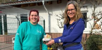 Andrea Schmidt spendet 900,- EUR für das Tierheim Gießen